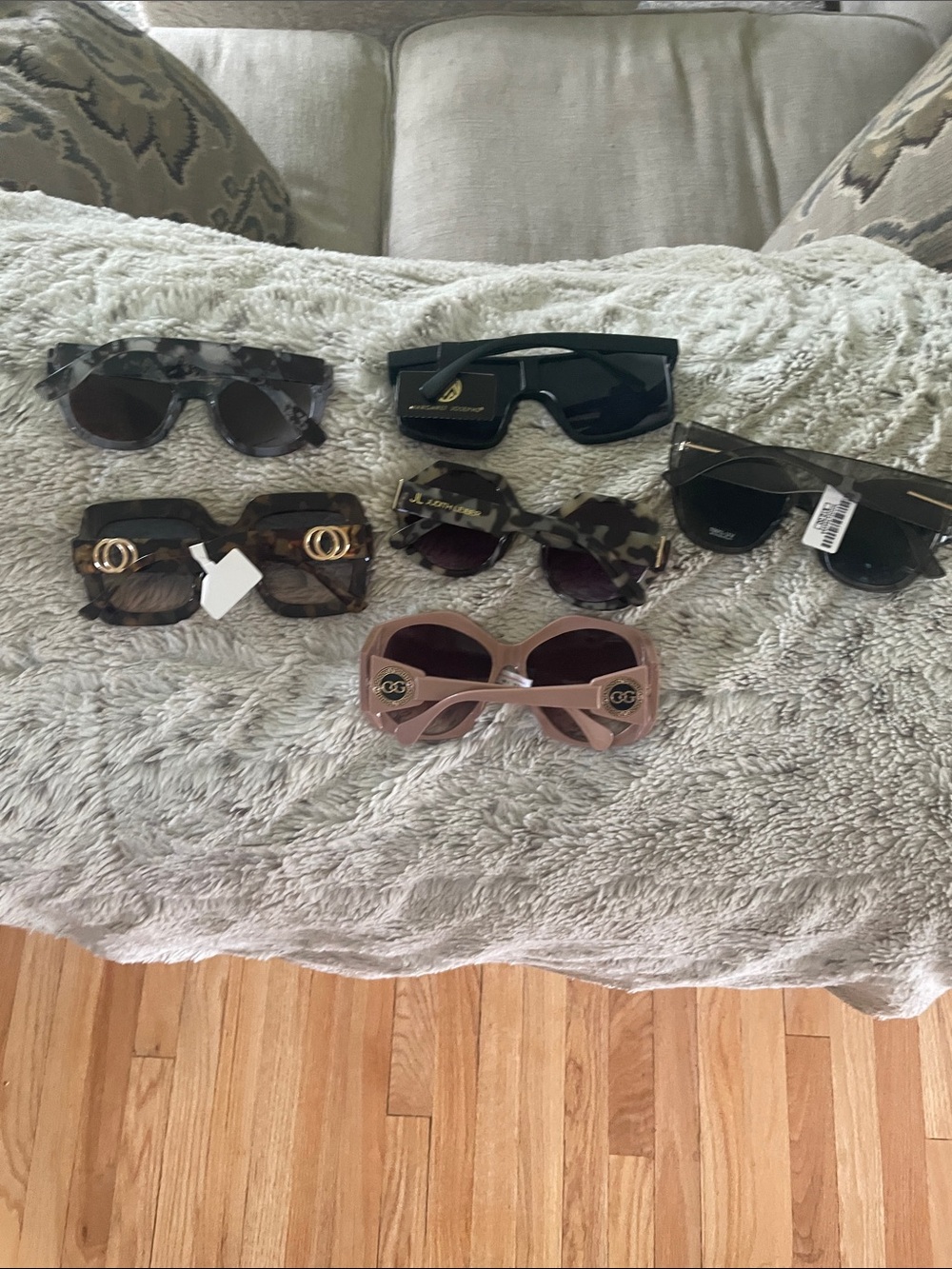 Sunglass Collection - Picture 3 of 7